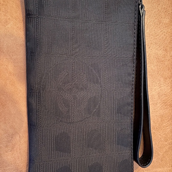 Chanel travel line clutch - Picture 2 of 8